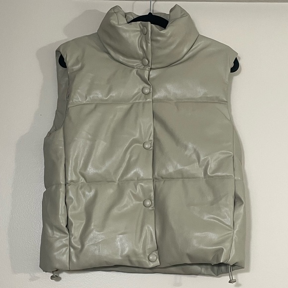 ZARA vegan leather puffer Vest, sz S - Picture 2 of 7